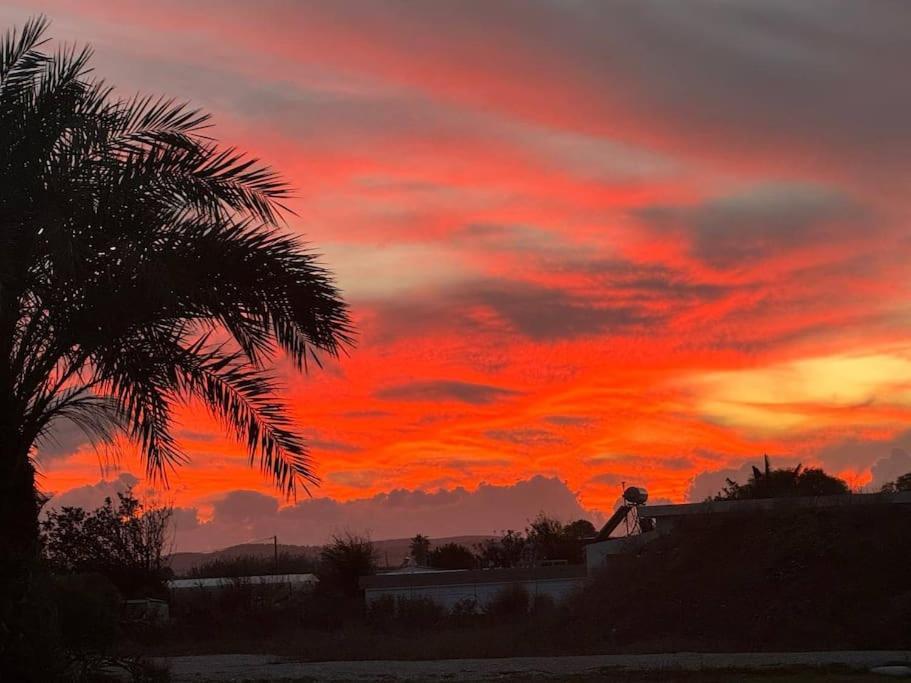 Lambou Beach Sunset Soroni Dış mekan fotoğraf
